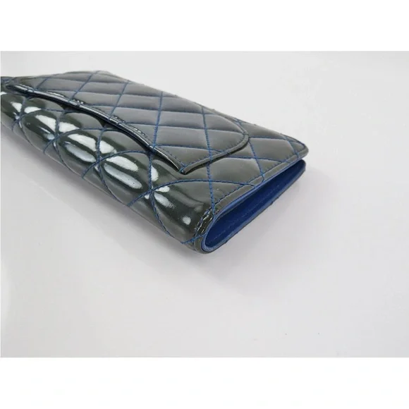 CHANEL Glossy Quilted Wallet in Teal and Silver - Picture 14 of 16
